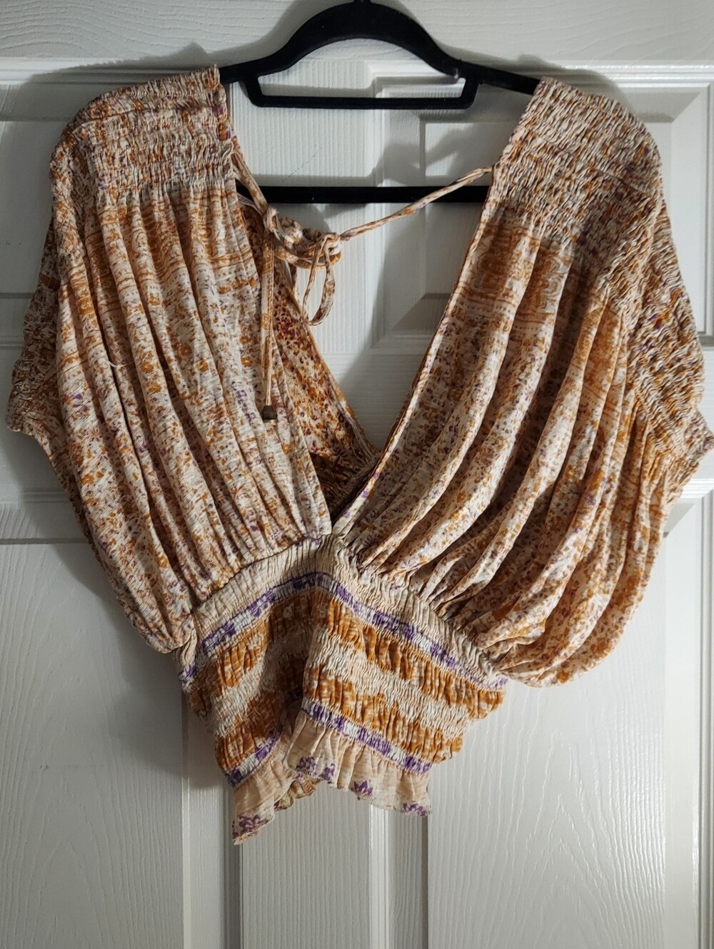 Anthropologie Cream & Tan Smocked V-Neck Sweater Top. Size Small. T-607